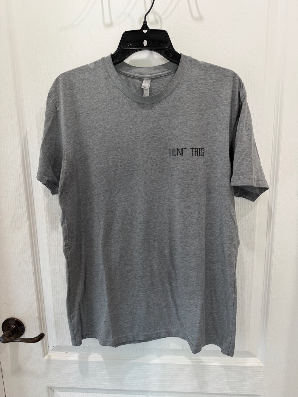 Hunt This Men's Short Sleeve Crewneck T-Shirt - Gray
